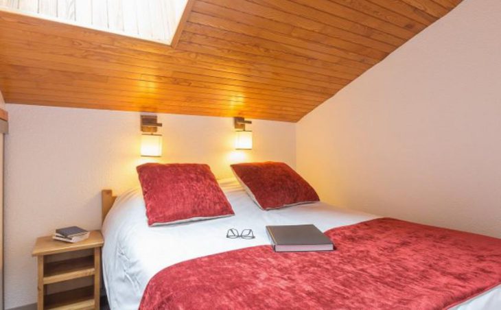 Les Sentiers du Tueda, Meribel, Double Bedroom